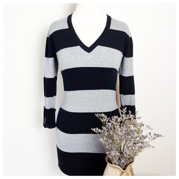 Dots Striped Tuinc Sweater Gray and Black Wide Stripe V Neck Cuffed Crop Sleeve - Picture 8 of 8